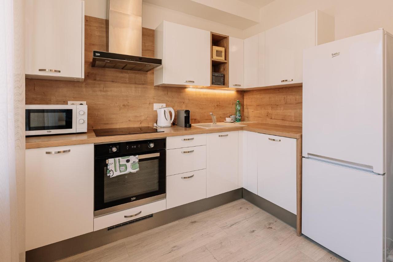 Skau 1 Old Town Family & Business Apartment Free Parking Bratislava Buitenkant foto
