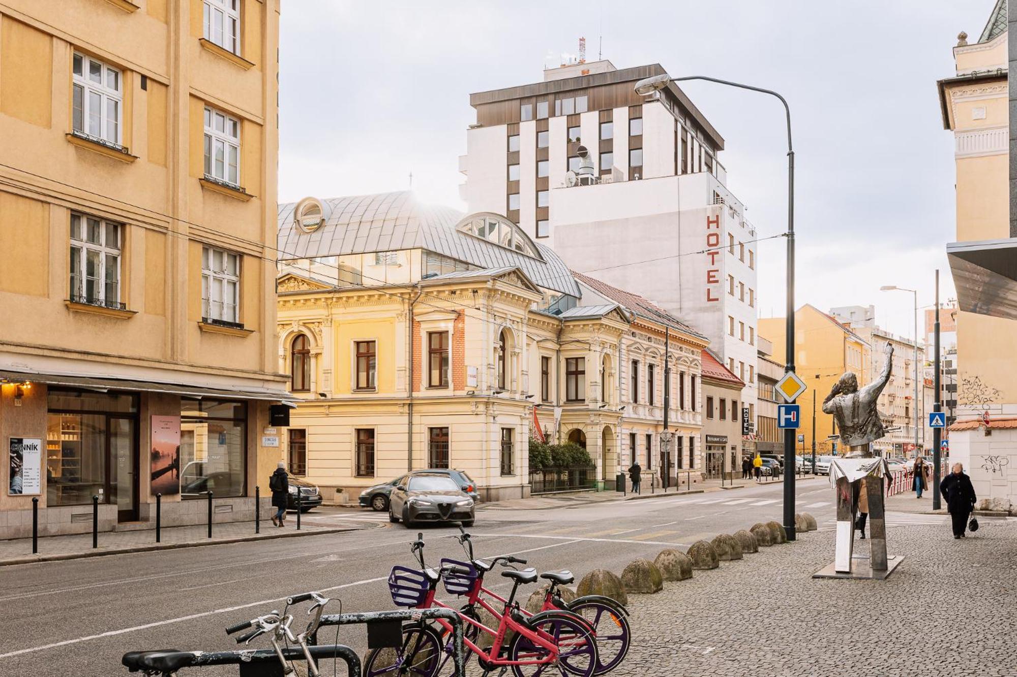 Skau 1 Old Town Family & Business Apartment Free Parking Bratislava Buitenkant foto